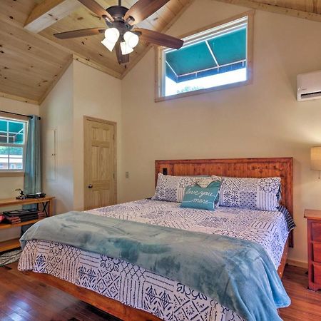 ברייסון סיטי Cozy Riverfront Cabin With Private Deck And Hot Tub! מראה חיצוני תמונה