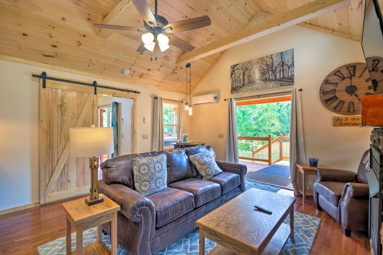 ברייסון סיטי Cozy Riverfront Cabin With Private Deck And Hot Tub! מראה חיצוני תמונה