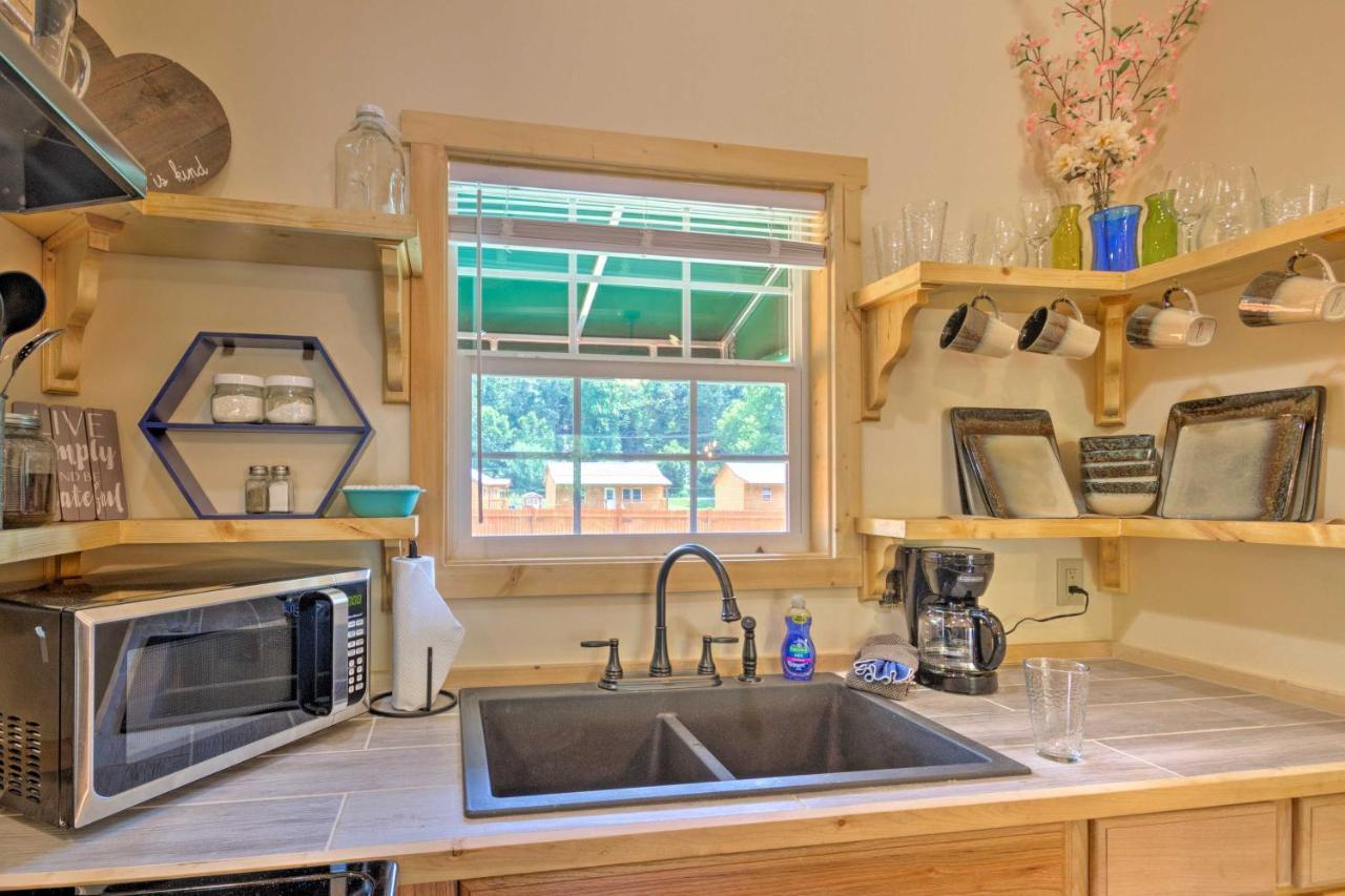 ברייסון סיטי Cozy Riverfront Cabin With Private Deck And Hot Tub! מראה חיצוני תמונה