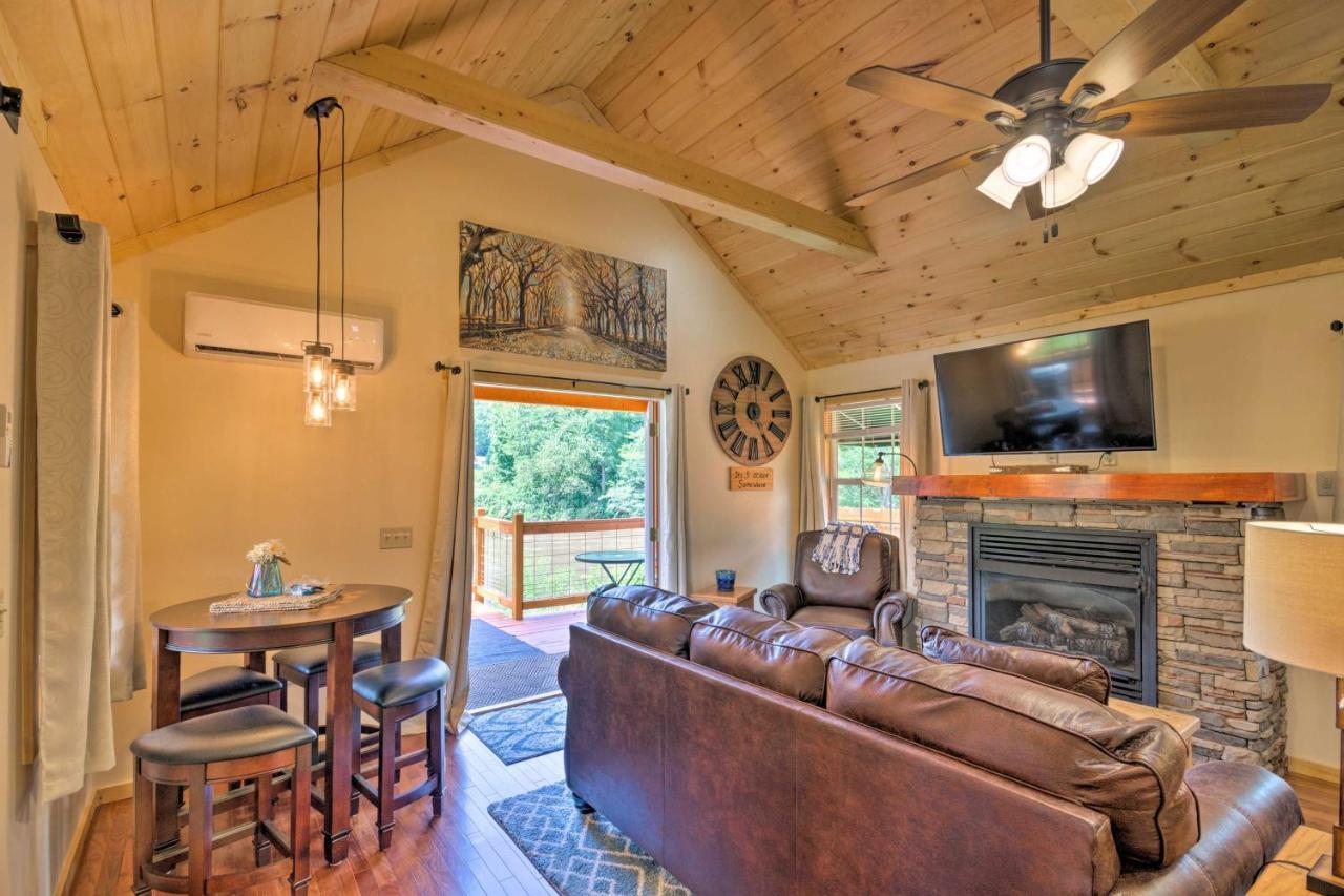 ברייסון סיטי Cozy Riverfront Cabin With Private Deck And Hot Tub! מראה חיצוני תמונה
